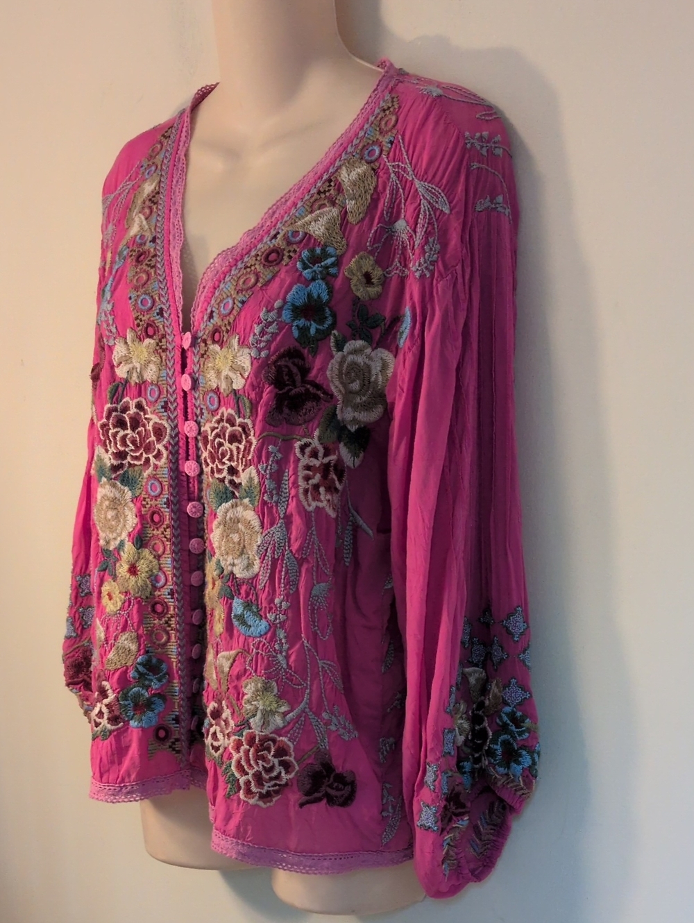 Johnny Was Embroidered Pratt Blouse Fushia M - Picture 8 of 16